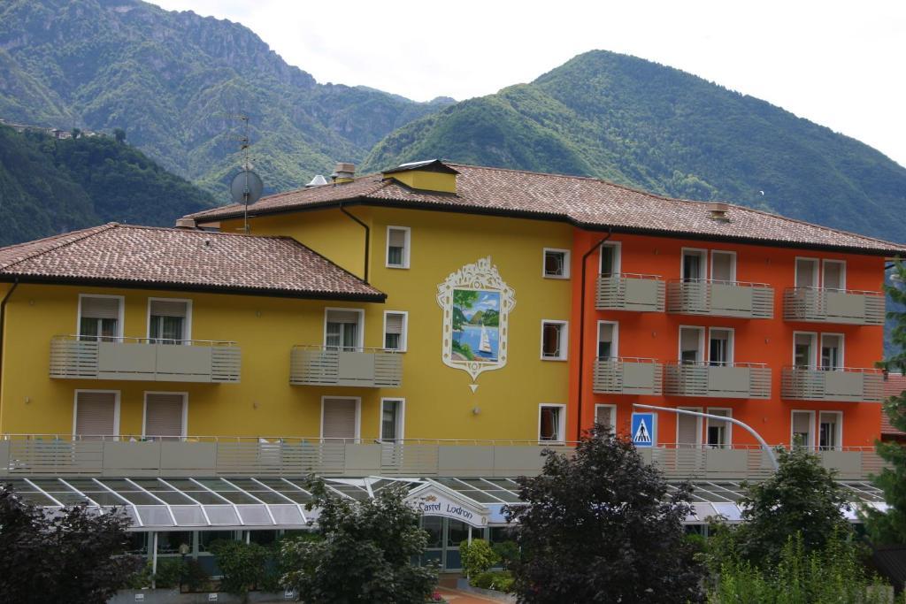 Hotel Castel Lodron Storo Exteriör bild