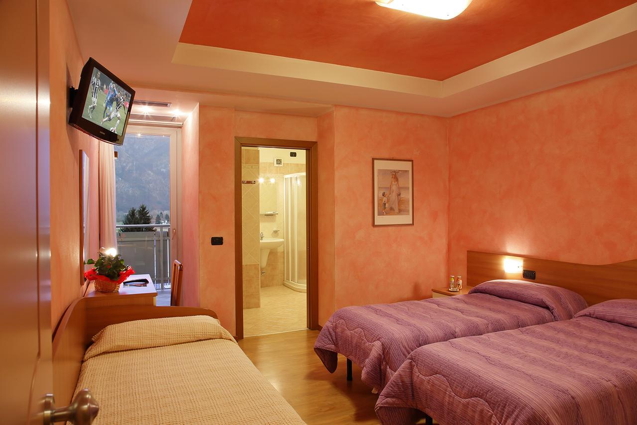 Hotel Castel Lodron Storo Exteriör bild